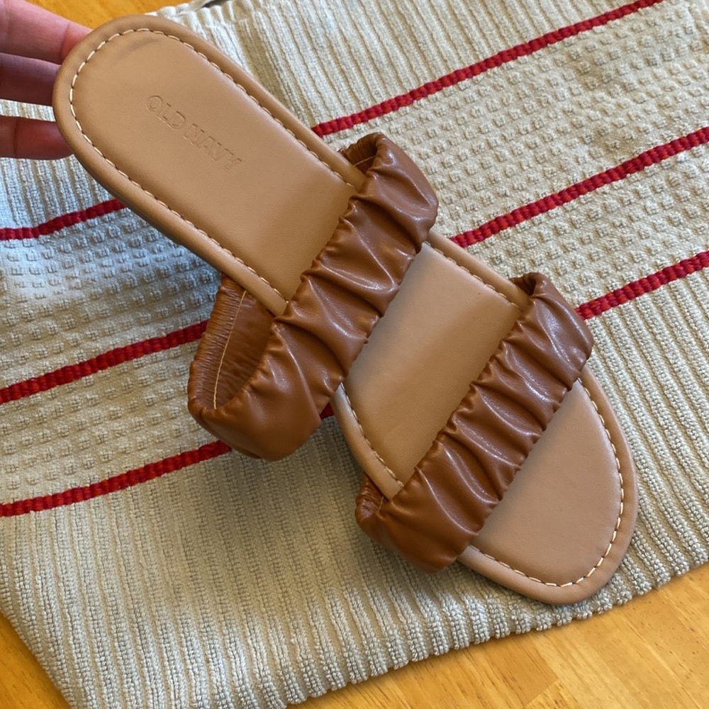 Old Navy Sandals - Picture 5 of 7